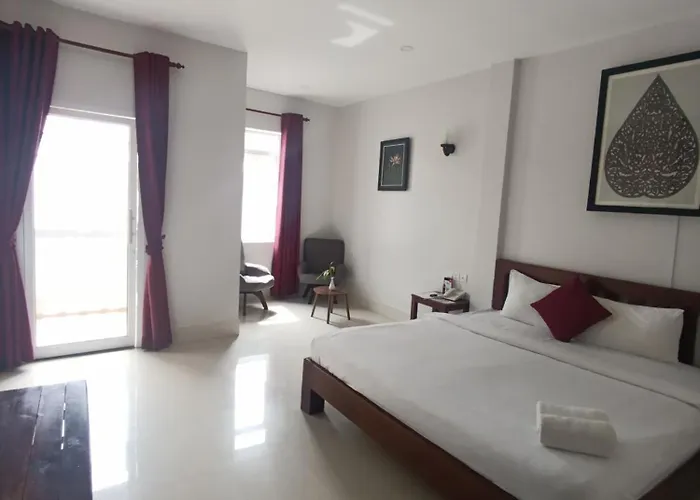 Hotel Elmas 3*